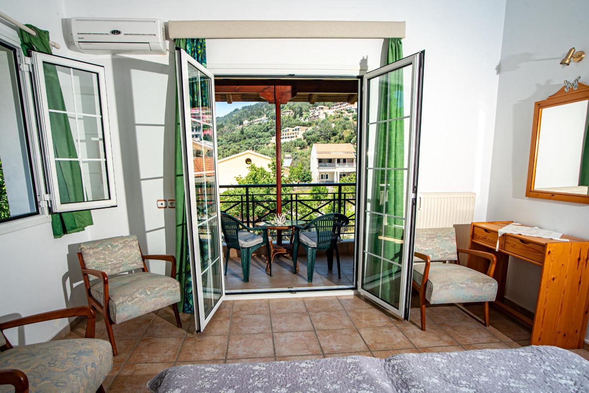 Tholeto Apartments Ájosz Górdiosz Kültér fotó