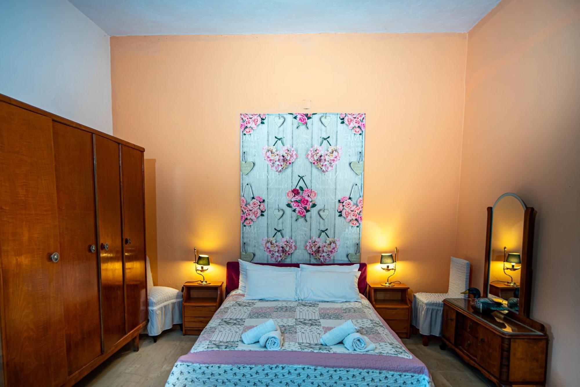 Tholeto Apartments Ájosz Górdiosz Kültér fotó
